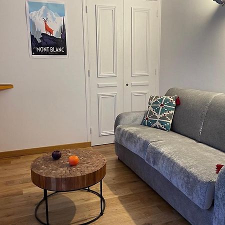 Studio With Balcony In Chamonix Apartment Bagian luar foto