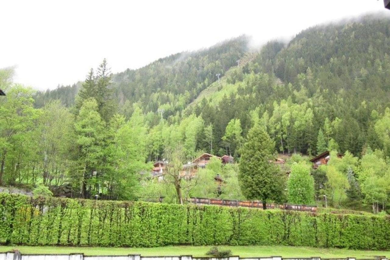 Studio With Balcony In Chamonix Apartment Bagian luar foto
