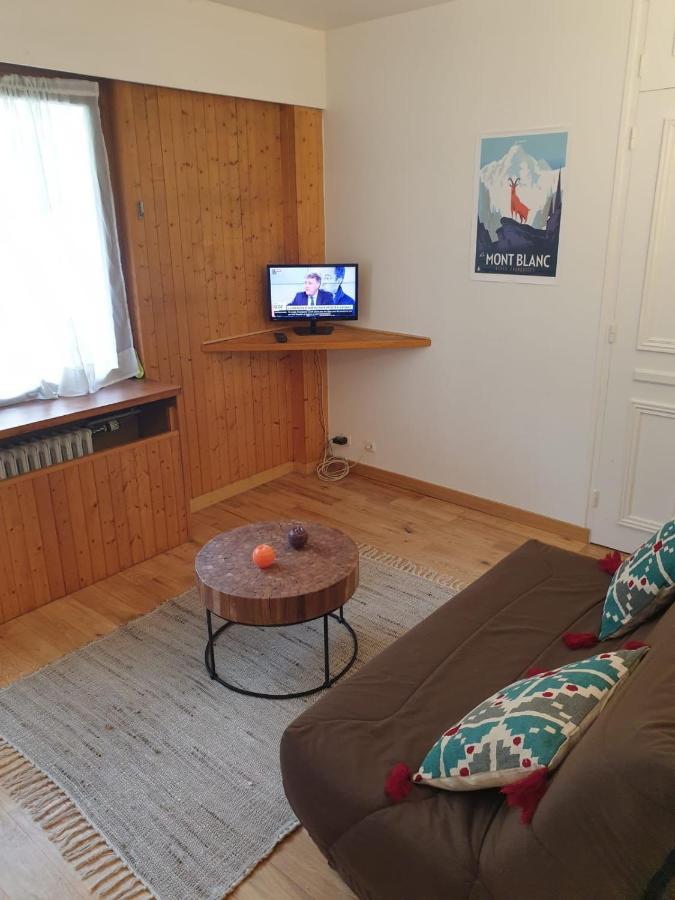 Studio With Balcony In Chamonix Apartment Bagian luar foto