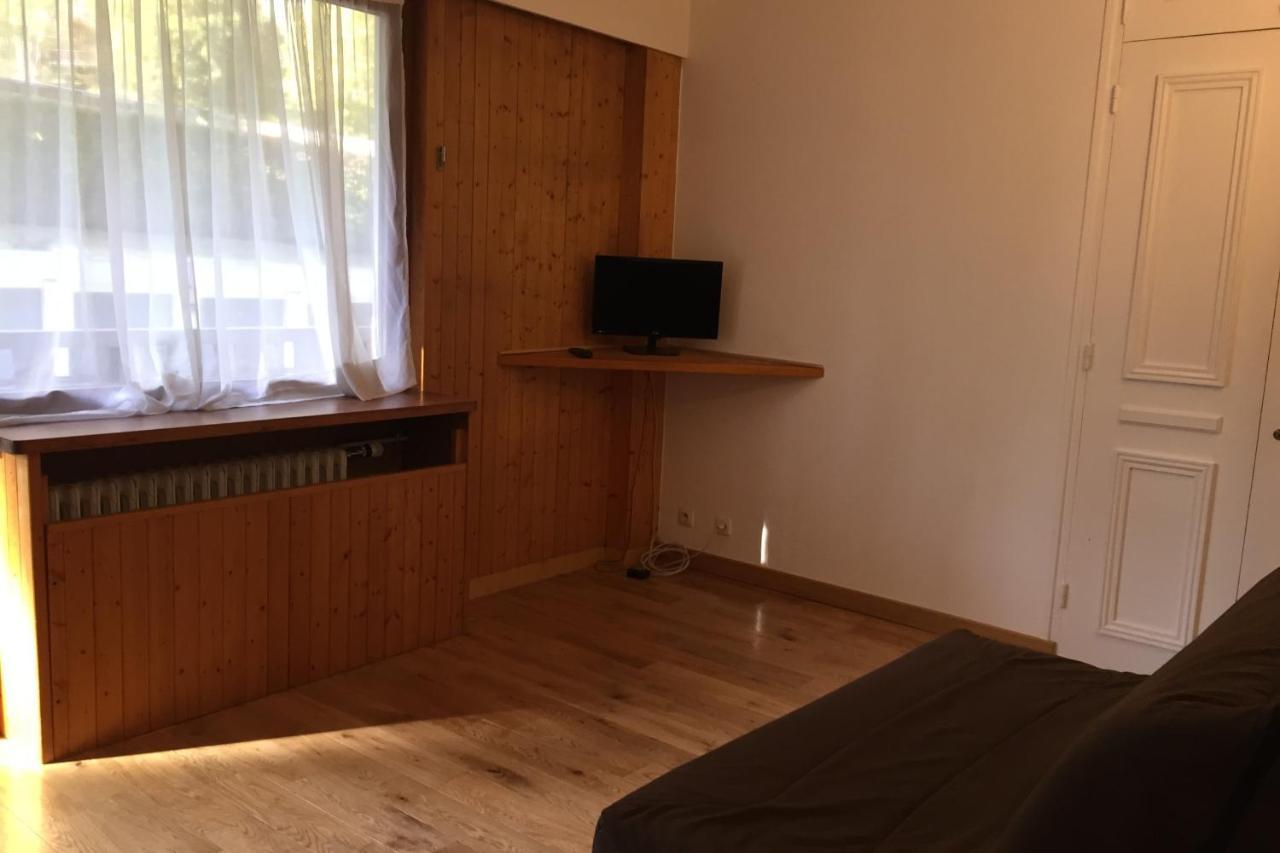 Studio With Balcony In Chamonix Apartment Bagian luar foto