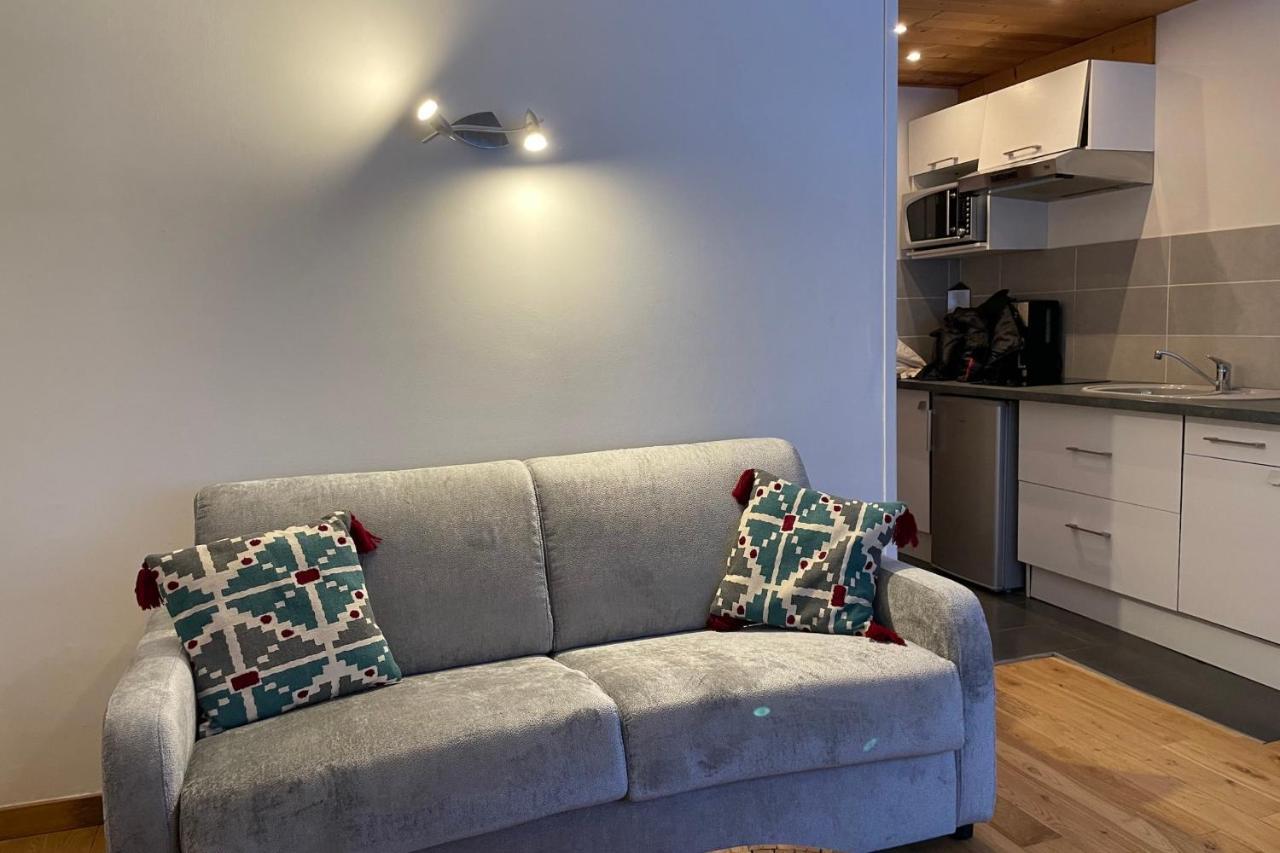 Studio With Balcony In Chamonix Apartment Bagian luar foto